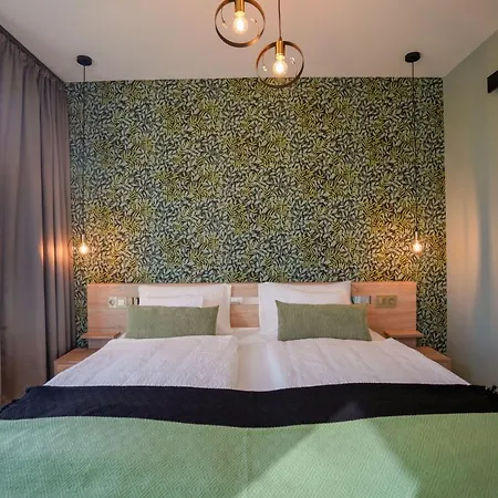 Welcome House エゲル