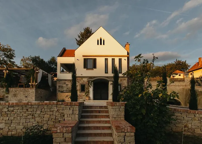 Welcome House *