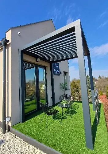 Welcome House *